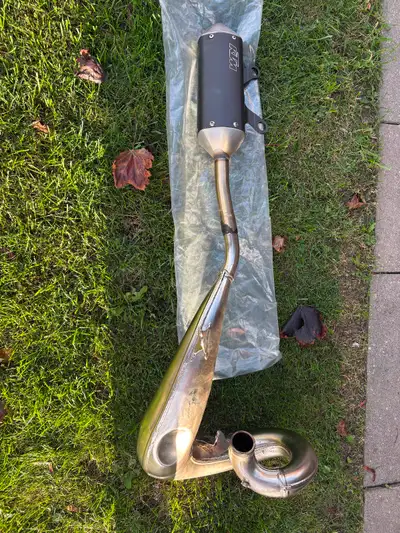 Great condition KTM SX 300 complete exhaust system Has one small dent MAKE A REASONABLE OFFER