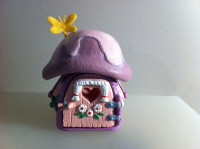 Smurfs - Vintage Small Smurf House (Pink & Purple Rooftop)