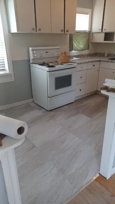 3 bedrooms home for rent Weston area.