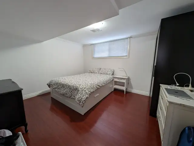 Room for Rent (Yorkdale) - Males Only in Room Rentals & Roommates in City of Toronto - Image 9