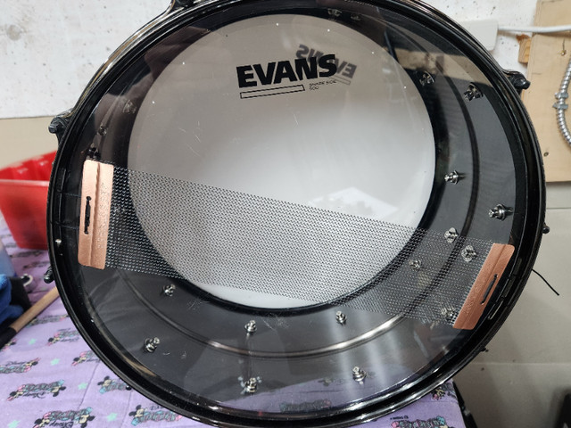 Ludwig Black Magic Snare 6.5 x 14 in Drums & Percussion in Winnipeg - Image 4