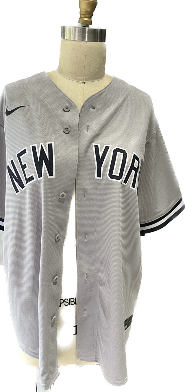 New York Yankees Official NIKE Baseball Jersey Mens Large EUC  in Arts & Collectibles in Markham / York Region