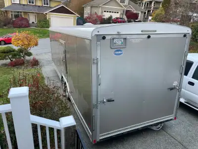 -Very Good Condition. Never seen winter. -2- 5000lb leaf spring axles -GVWR 9800 lbs -Cargo Capacity...