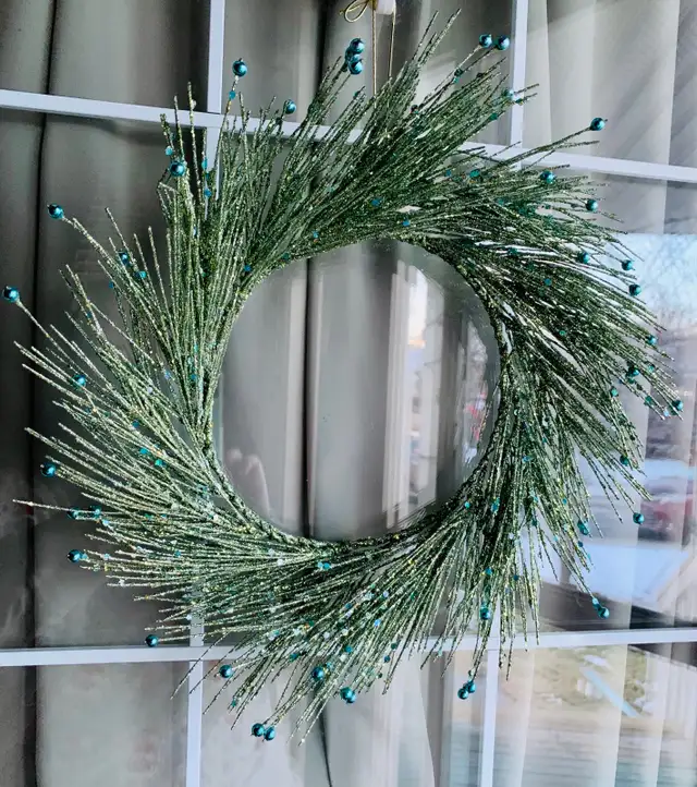 Blue/Green Pretty Christmas 12” Wreath in Home Décor & Accents in Calgary - Image 2