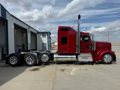 2022 W900 for sale! X15 Cummins, 275” wheelbase, tires 75% all around, deleted 3 years ago, rebuilt...