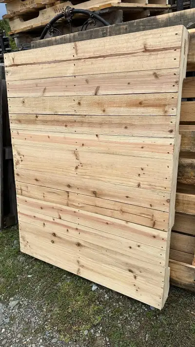 5  Palettes de bois PLEINE,  LIVRAISON disponible ville Québec, View more