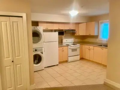 Description For Rent: 1 Bed 1 Bath Basement Suite Available Sept 1st in White Rock Location: 15400bl...