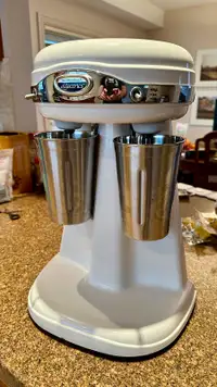 Hamilton Beach Retro drink mixer 