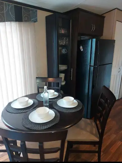 experienced airbnb cleaner available. ( not hiring ), View more