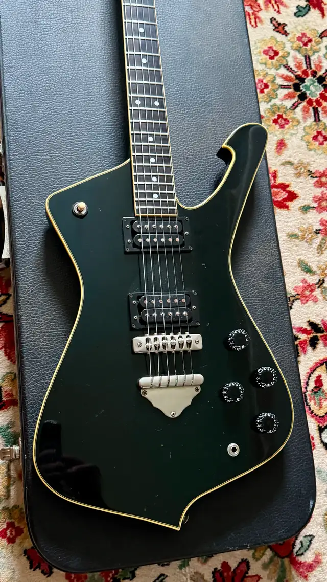 Greco Mirage (1979, Same as Ibanez Iceman)