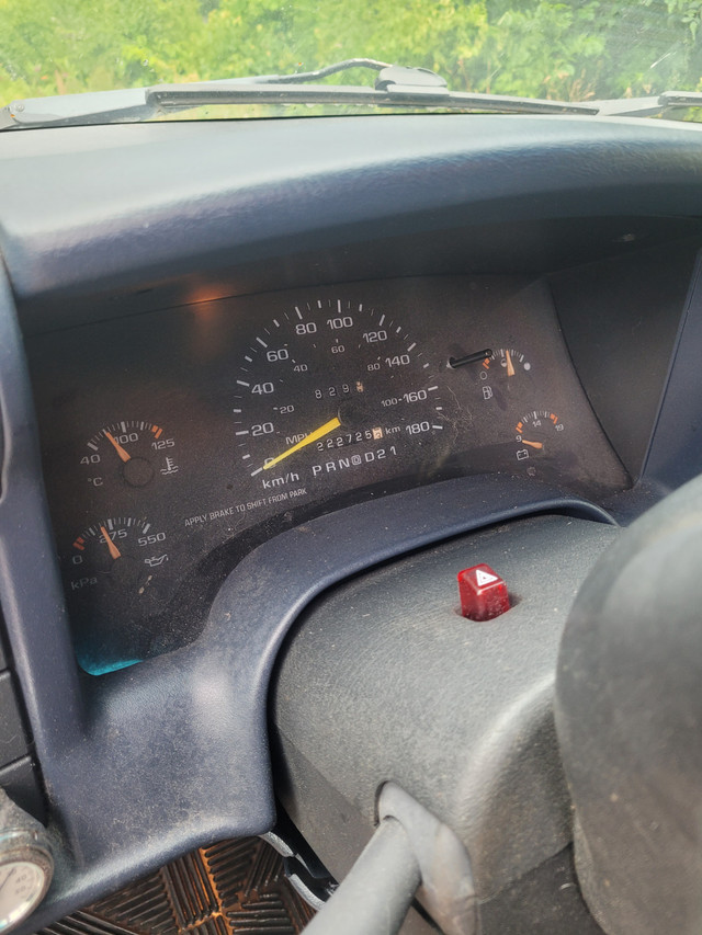 1997 GMC Sonoma *For Sale* in Cars & Trucks in Ottawa - Image 3
