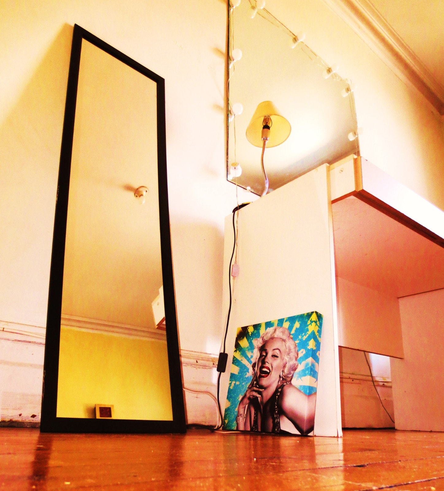 September 1st, 1-12 months, furnished room for a girl preferably — photo 2