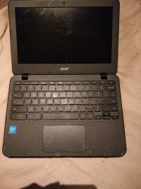 Acer C731 11.6" Laptop Chromebook (CRACKED SCREEN)