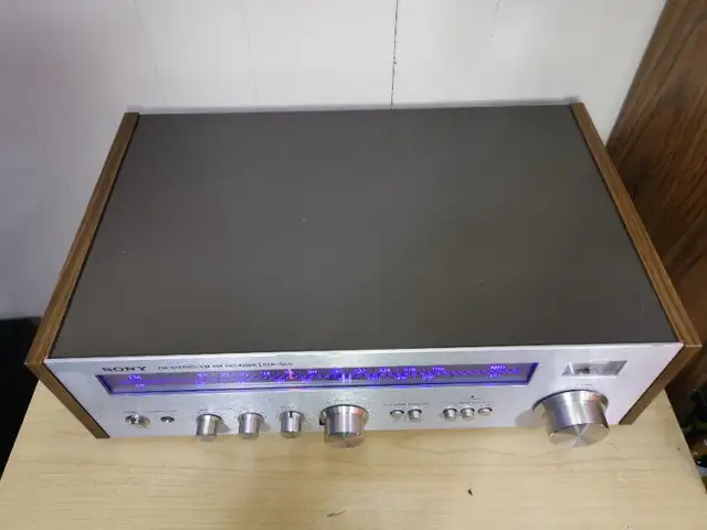 Vintage Sony  Receiver Model STR-1800 " VERY RARE" in Stereo Systems & Home Theatre in Mississauga / Peel Region - Image 3