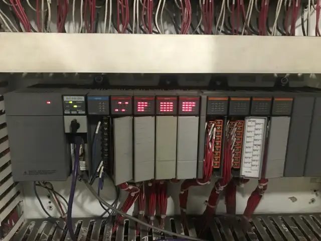 Electricians for hire458770412398202881