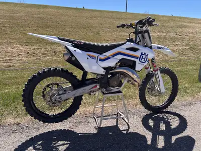 Excellent condition! 2023 Husqvarna TC125 - Heritage Edition (special edition year with white frame)...