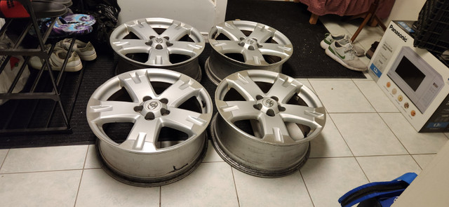 1 Set of 4 Toyota Original 18" Alloy Rims with Bolts (18x8.5") in Tires & Rims in Markham / York Region - Image 3