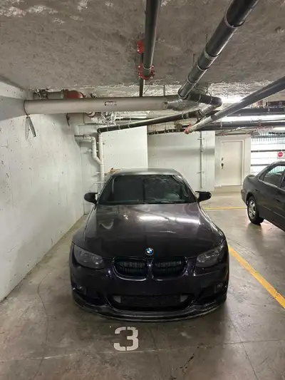 2011 BMW 335İS Convertible M Package Manual Transmission fun Ride No other model in sale Canada One...