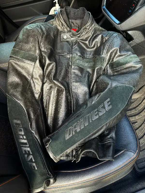 Dainese Leather Riding Jacket in Motorcycle Parts & Accessories in Mississauga / Peel Region - Image 4
