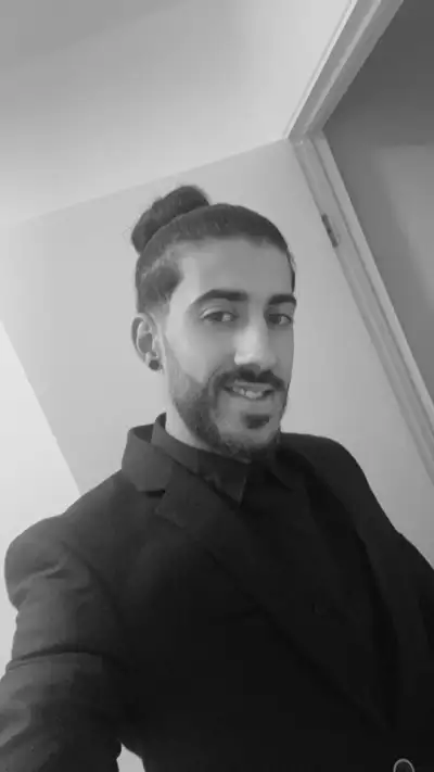 Bonjour nous sommes deux amis à la recherche d’emploi ville de Québec et alentours de préférence tem...