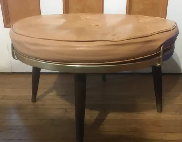 Vintage Mid Century Modern 1960s Footstool Pink Faux Leather in Arts & Collectibles in St. Catharines - Image 8