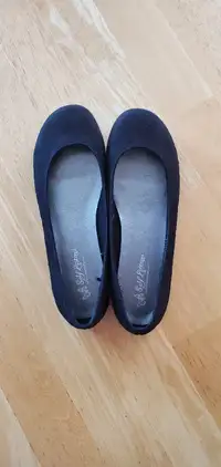 Women's Flats - Brand New Shoes
