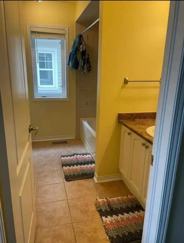 Private Room with Private Washroom for Rent on First Floor in Room Rentals & Roommates in Oshawa / Durham Region - Image 6