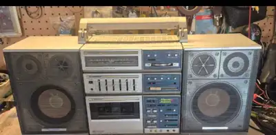 Newly refoamed speakers , new belts , soft touch deck works 100% . 12.5 watts per channel RMS at 6 o...