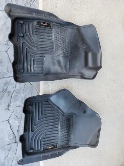 Set of all-season matts/trays from a 2018 Ram pickup. Will also fit Classis Ram. Made by Enthuze. Ex...