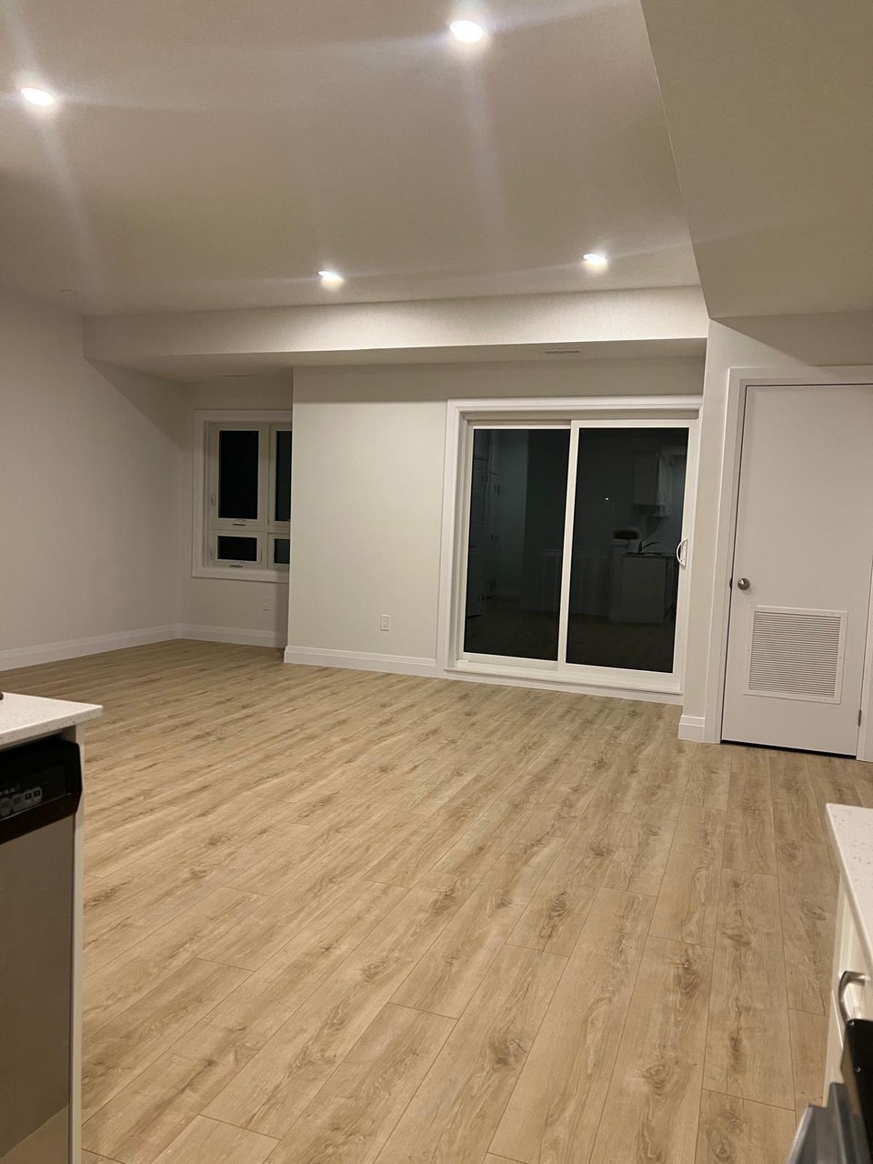 2 Bedroom Townhouse. 19 - 600 Victoria Street South 4