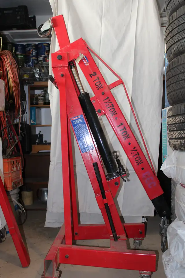 Westward ECF2 Engine Crane Hoist Lift 2 Ton in Other in Vernon - Image 2