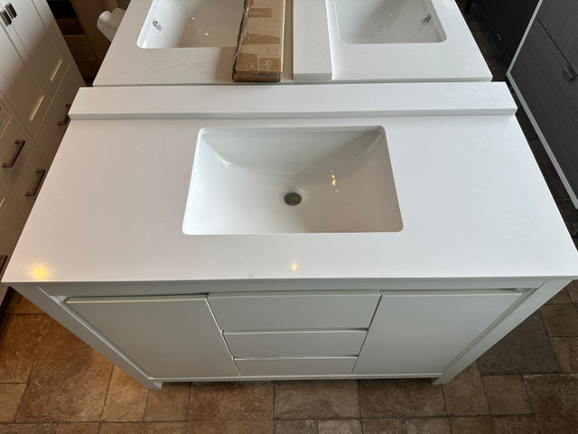 BRAND NEW 42" Vanity in White with White Marble Top in Dressers & Wardrobes in Oakville / Halton Region - Image 3