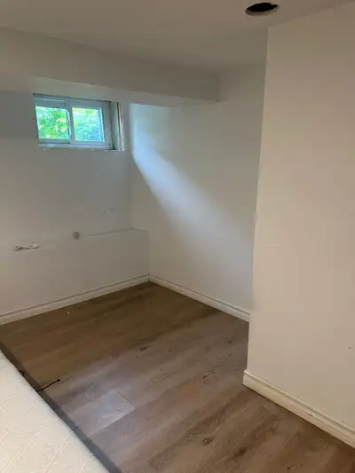 VACANT SMALL BASEMENT FOR RENT IMMEDIATELY FOR SINGLE YOUNG MAN