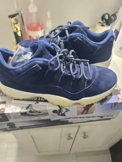 Jordan 11 low jeter, View more