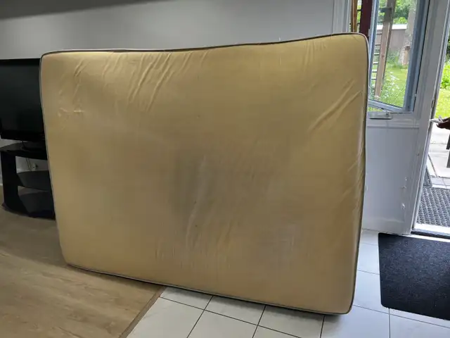 Mattress for sale in Beds & Mattresses in Oshawa / Durham Region - Image 3