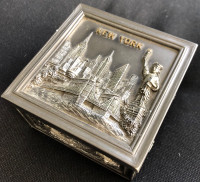 Pre 9/11 New-York City jewelry souvenir box memorabilia.