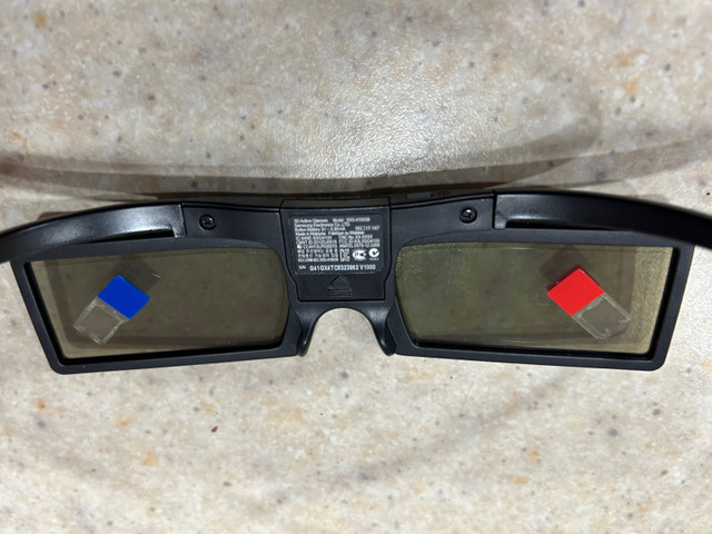 Samsung 3D glasses in Video & TV Accessories in La Ronge - Image 2