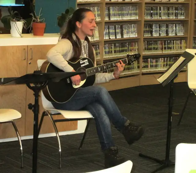 BFS Acoustic Open Stage Night64319068415105123