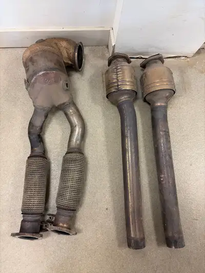 Original Audi 2018 Rs3 new condition parts. Catalytic converter Mid pipes/down Engine cover Radiator...