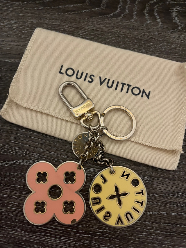 Authentic  Louis Vuitton bag  charm in Women's - Bags & Wallets in Hamilton - Image 2