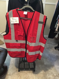  Men’s jackets/safety vests 