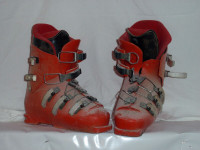 Mens size 8.5 to size 8.75 ski boots