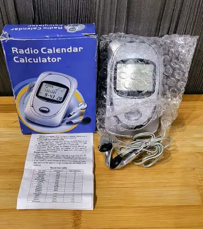 Radio Calendar Calculator with Earphones, View more