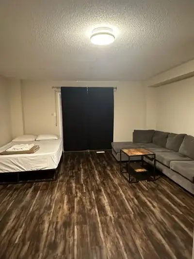 Luxury studio apartment for rent at Hurontario and Eglinton, close to everything and 2 minutes work...
