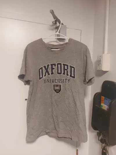 Used Oxford university official merchandise gray T-SHRT gray siz, View more