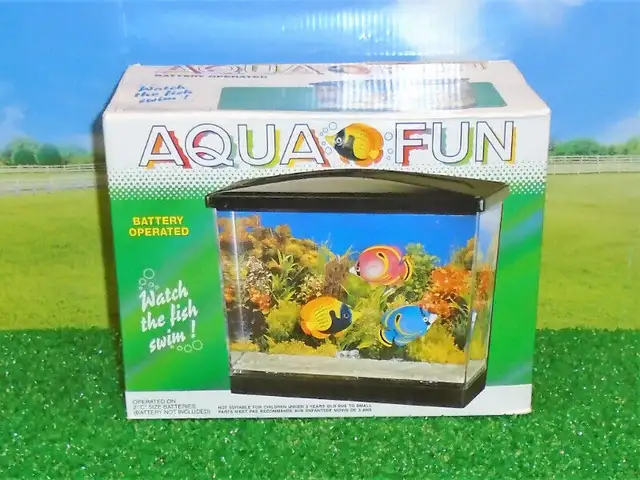 Aquarium / Batteries >/ Neuve in Toys & Games in Laval / North Shore - Image 2