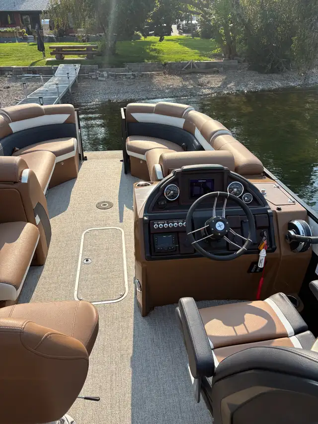 2021 25 FOOT BERKSHIRE PONTOON 25E STS 3.0. LIKE NEW in Powerboats & Motorboats in Penticton - Image 6