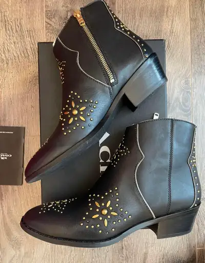 Coach women’s leather boots size 7, View more
