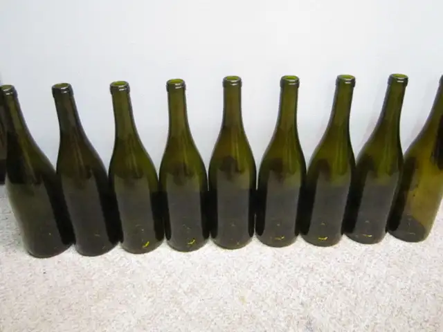 Wine bottles63735877545603121