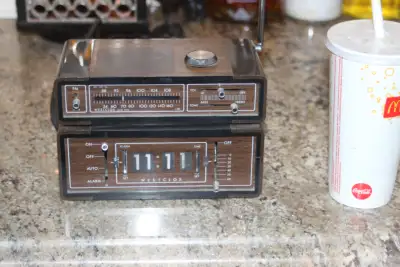 VINTAGE AWESOME Westclox CLOCK RADIO!, View more